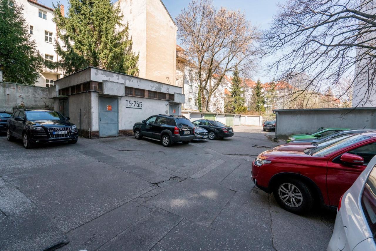 Stylish Centrally Located 1Br Apartment With Parking Bratislava Exterior foto