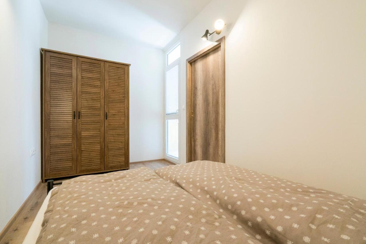 Stylish Centrally Located 1Br Apartment With Parking Bratislava Exterior foto